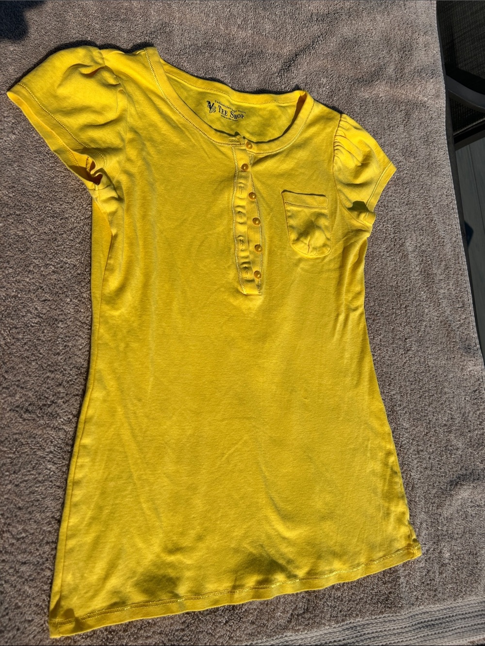 Women Size Medium VS Tee  Shop Women's Short Sleeve Yellow Henley Tee